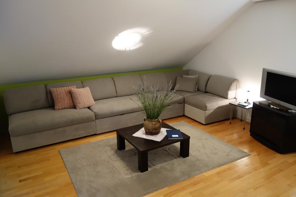 Apartment Beks Postojna Eksteriør billede
